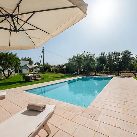 Helloapulia Trulli Il Rifugio Dei Messapi チェーリエ・メッサーピカ